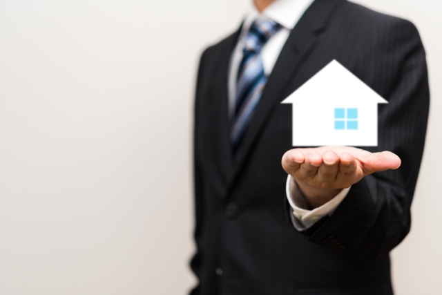Buying a House Estate Agent